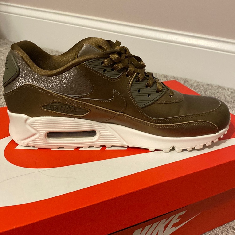 Nike AIR MAX. Brand New